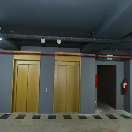 Central Comfort Tirana-By Green Terrace * ティラナ