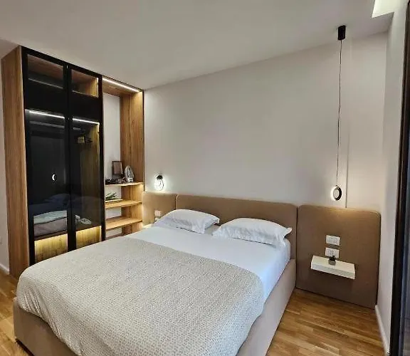 Central Comfort Tirana-By Green Terrace * ティラナ